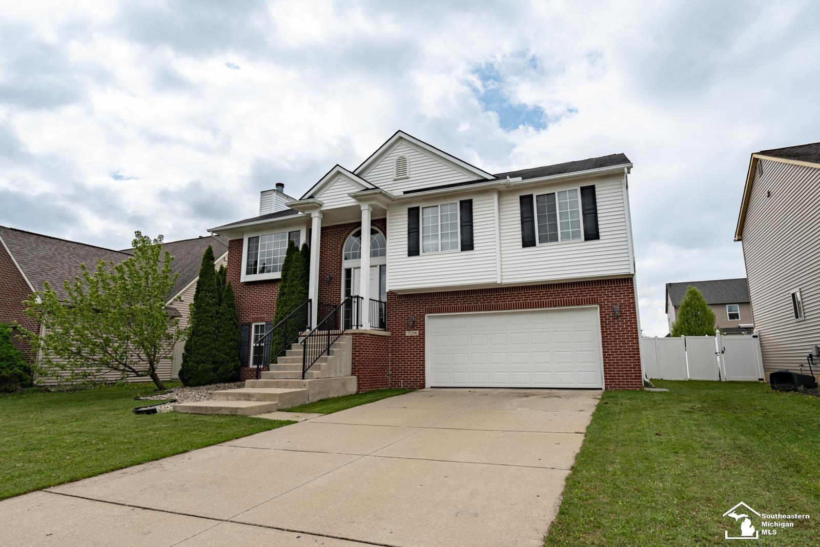 728 Falcon Drive