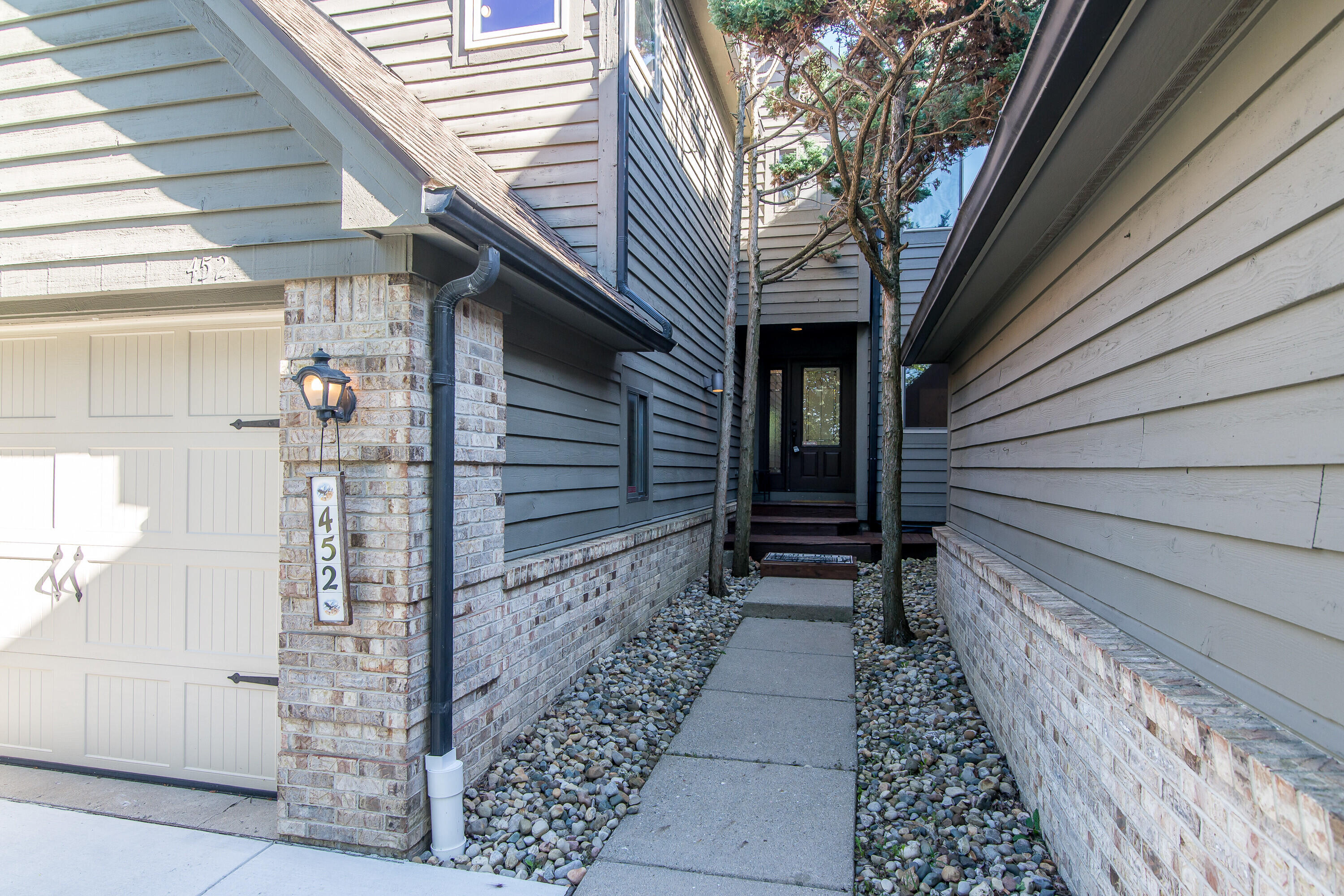 452 Village Oaks Court