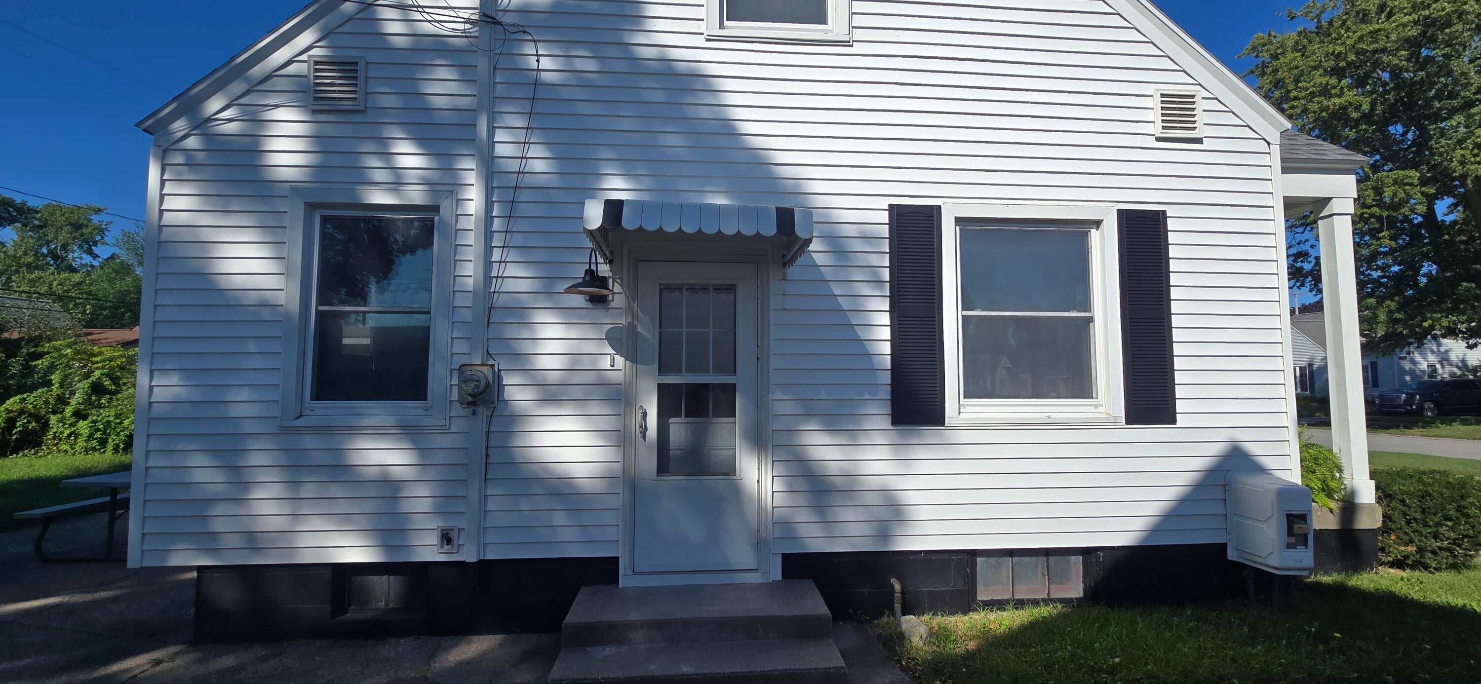 1349 W Summit Avenue