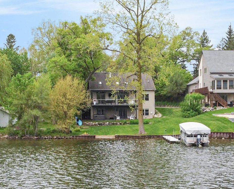 8003 GRAND RIVER Road