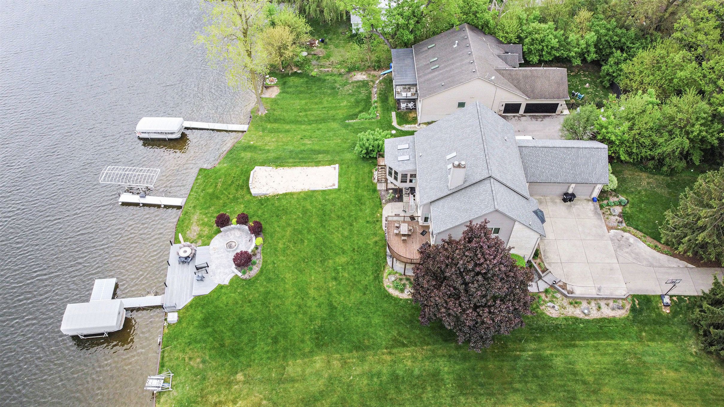 8003 GRAND RIVER Road
