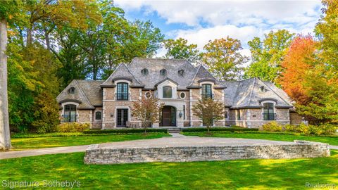 Photo of 341 Lowell Court, Bloomfield Charter Township, MI 48304 (MLS # 20261008030)