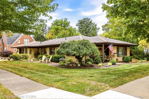 Photo for 235 E Genesee Street