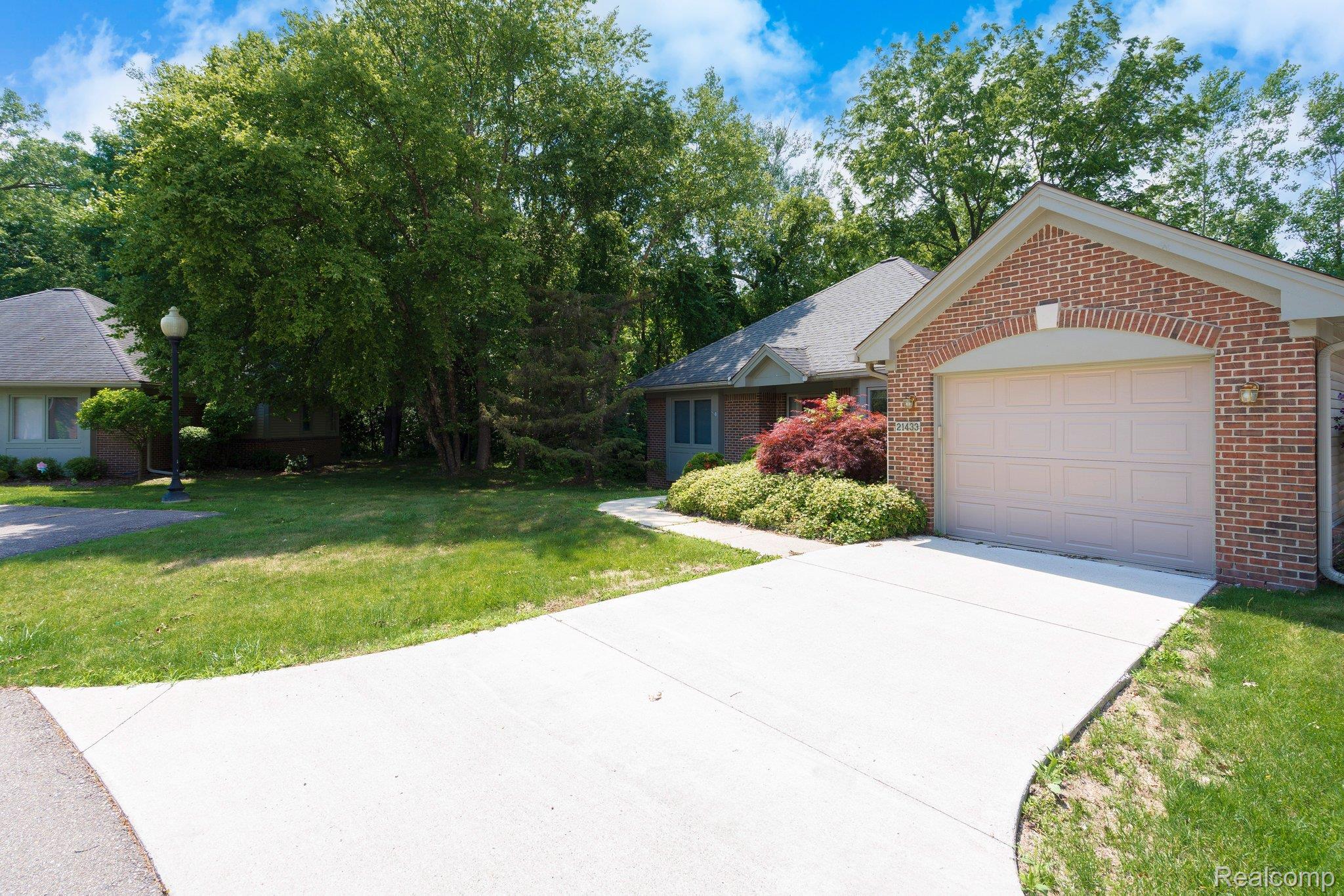 21433 Archwood Circle