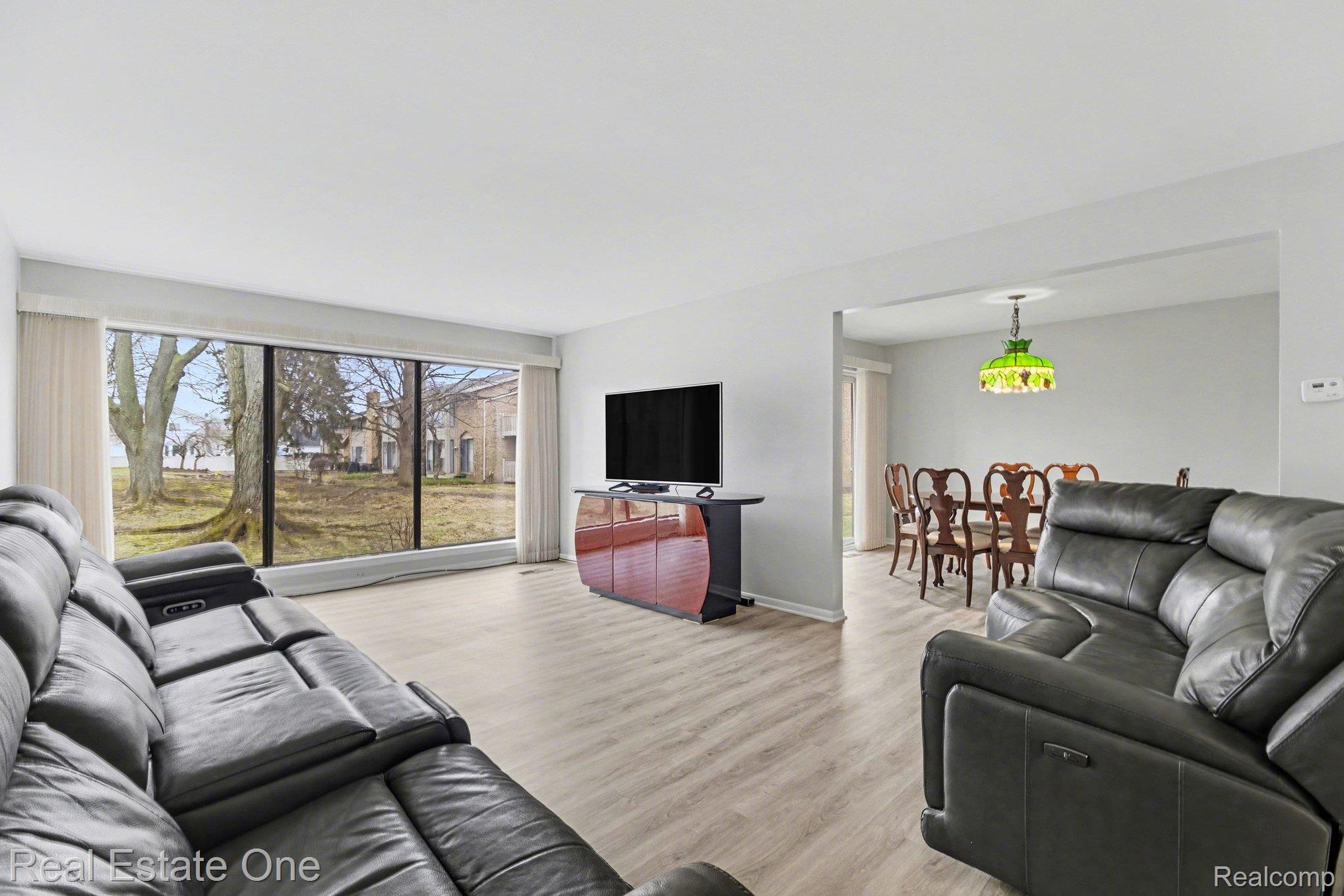 7329 Creek View Circle