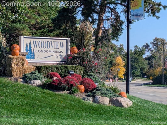 7572 WOODVIEW ST APT 2, WESTLAND, MI 48185 - Image ca647cde77bdfb21db4ec3629a677318/3673312290