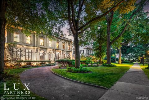 2150 Iroquois Street Detroit City MI 48201