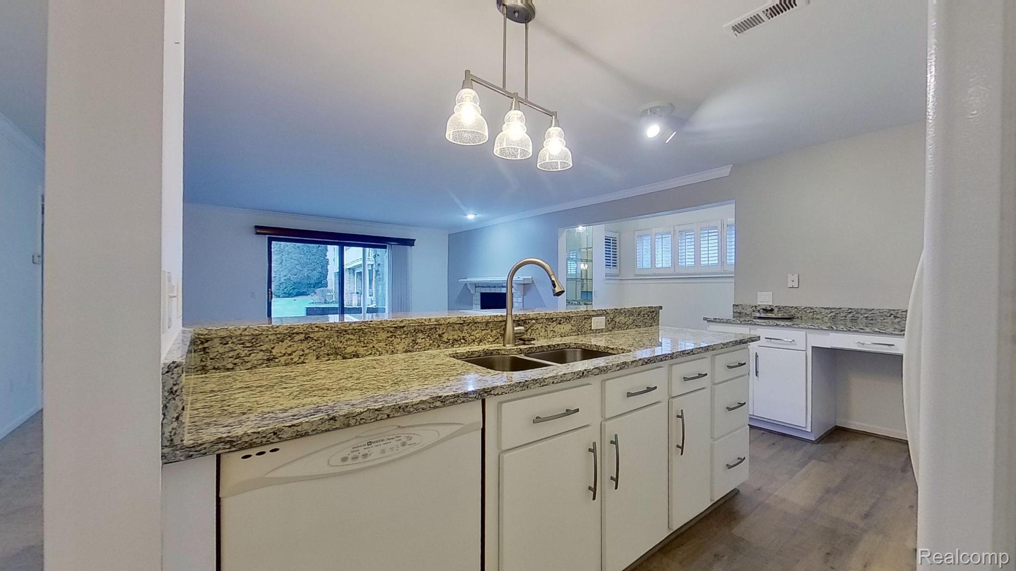 21096 Boulder Circle