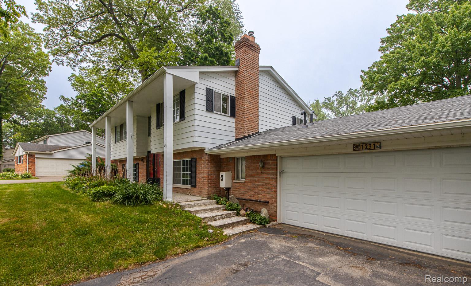 1231 Duckwood Court