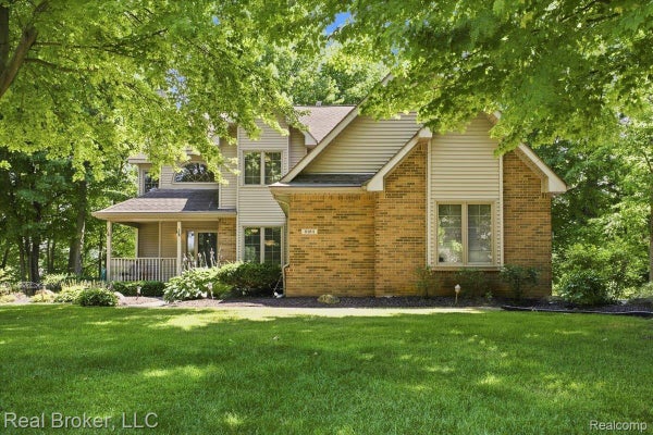 8184 BAYPOINTE DR, BRIGHTON, MI 48114 - Image ca7cd866fed71f8c9b69e020512d3cc3/2288882437