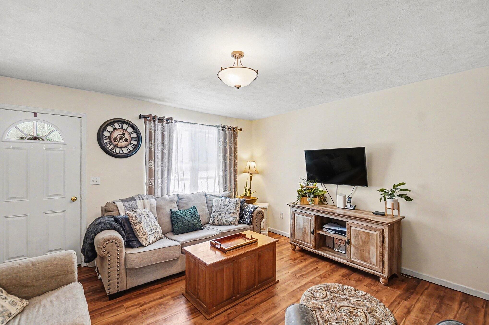 2369 S Parsons Avenue