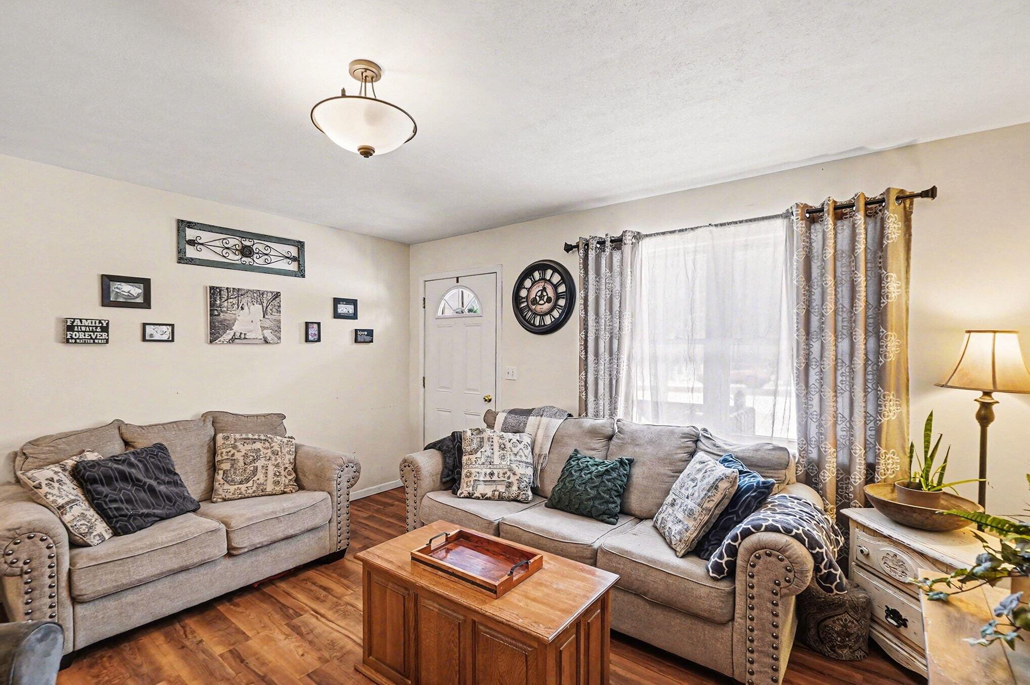 2369 S Parsons Avenue