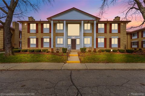 29240 Gloede Drive k13 Warren City MI 48088