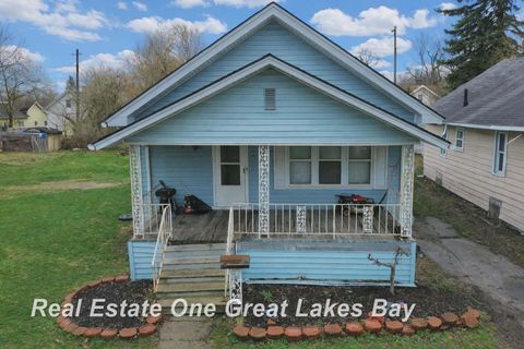 712 N Woodbridge Street Saginaw City MI 48602