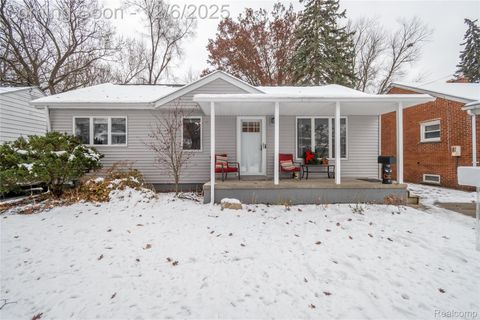 846 Grant Avenue Clawson City MI 48017