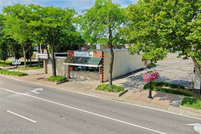 5637 Middlebelt Road Garden City City MI 48135
