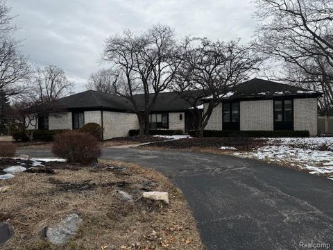 Photo of 7415 E FRANKLIN RIDGE Lane NE, West Bloomfield Charter Township, MI 48322 (MLS # 20261013209)
