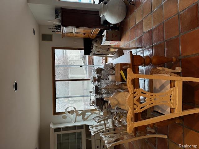 7415 E FRANKLIN RIDGE Lane NE