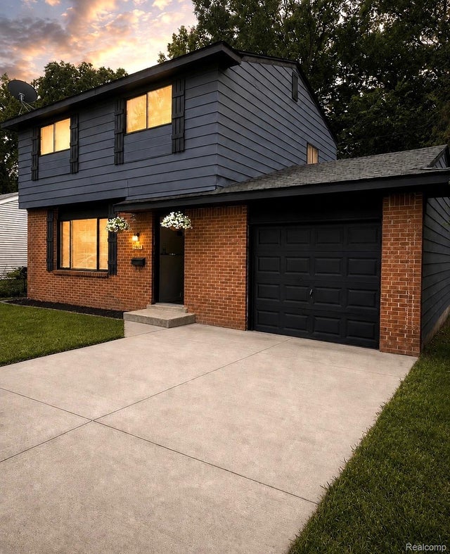 5901 Western Road