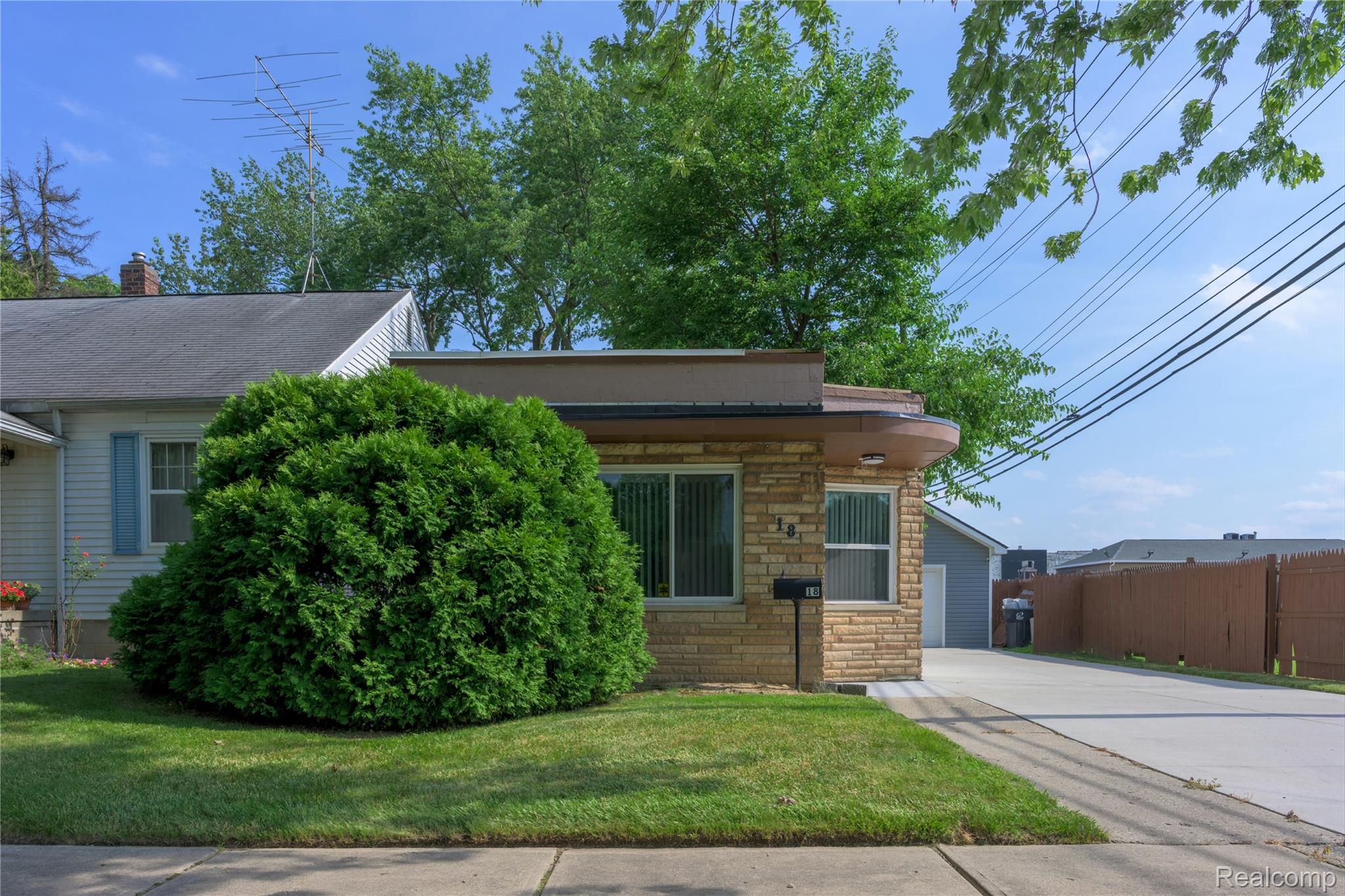 18 E 18 E Rutgers Avenue