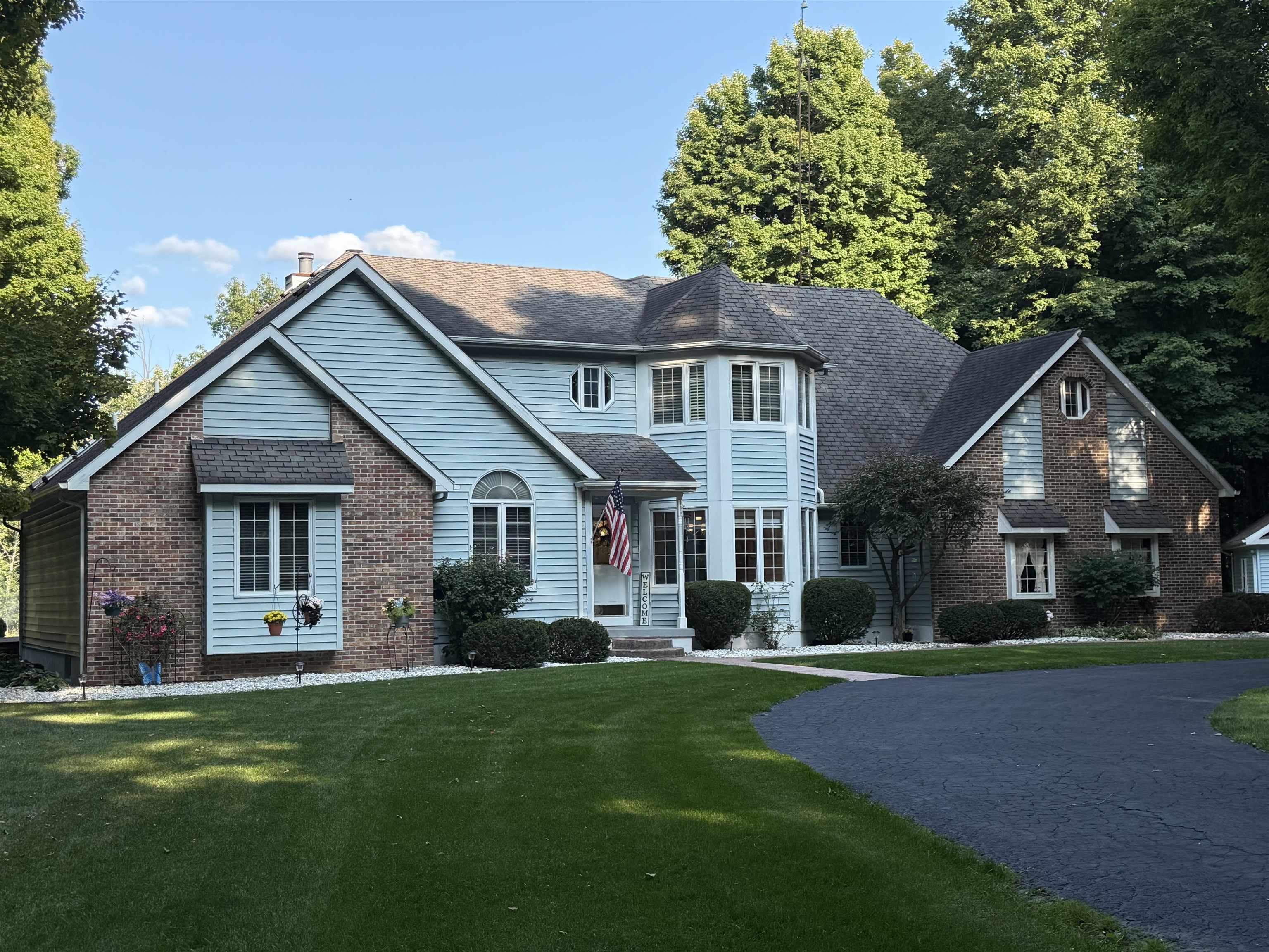 1225 Sugarbush Drive