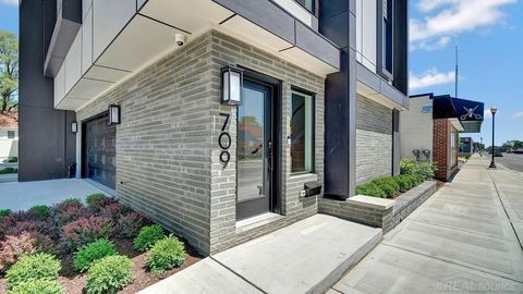 709 E 11 Mile Road Royal Oak City MI 48067