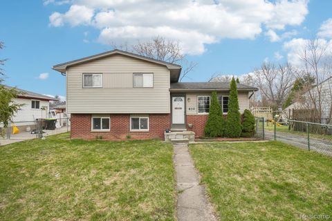 630 Peacock Avenue Pontiac City MI 48340