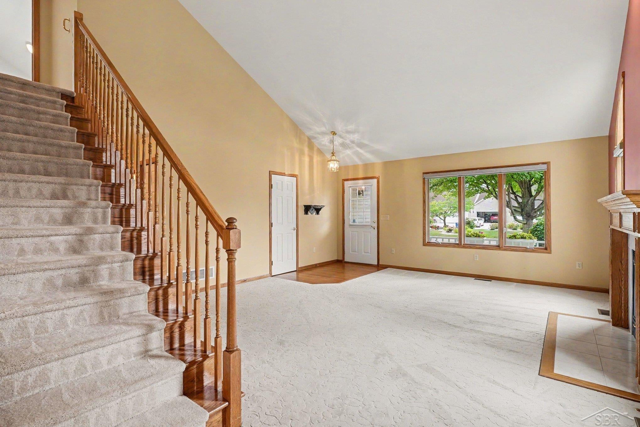 8 Thornapple Court