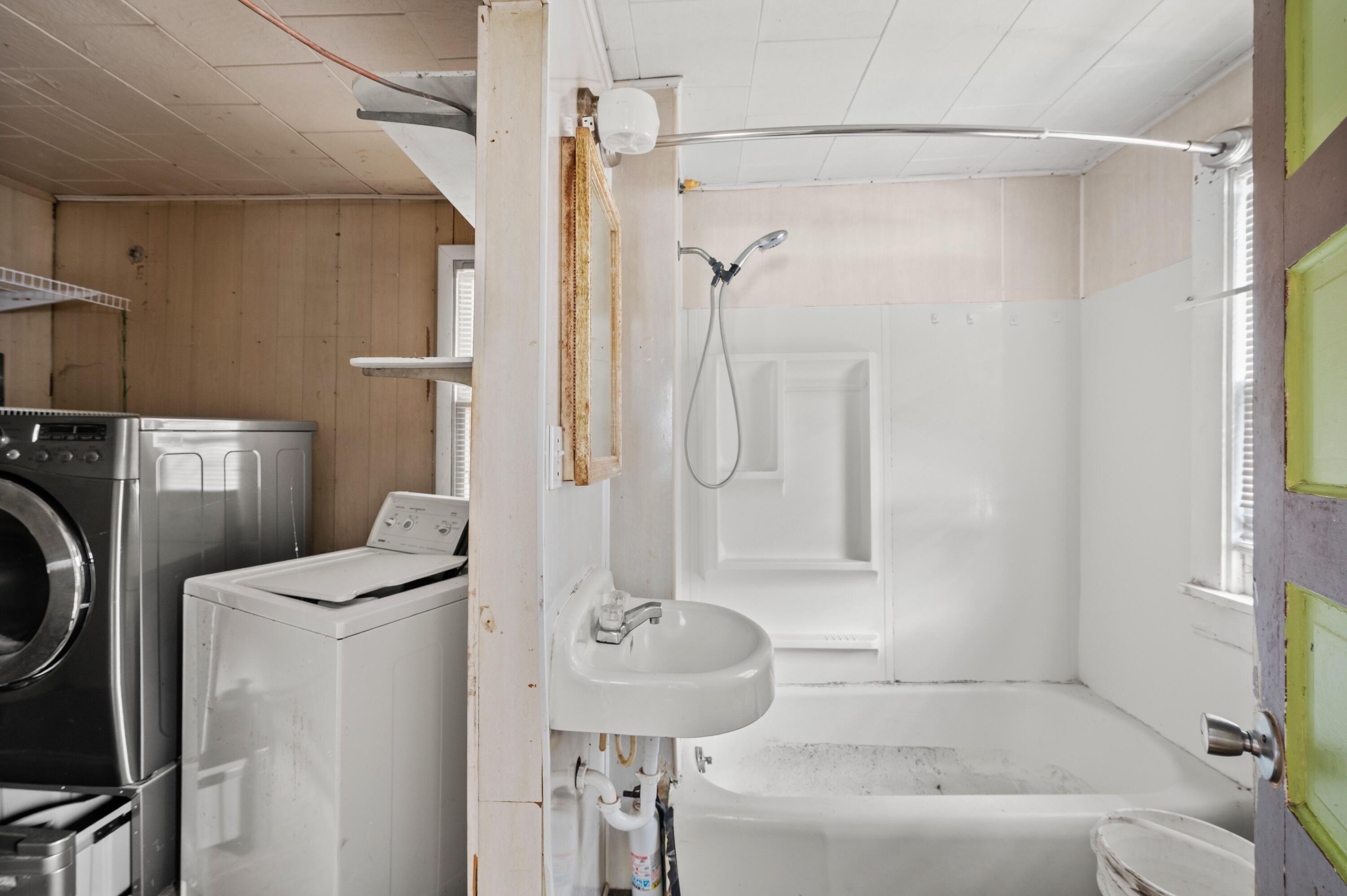 318 S Whittaker Street