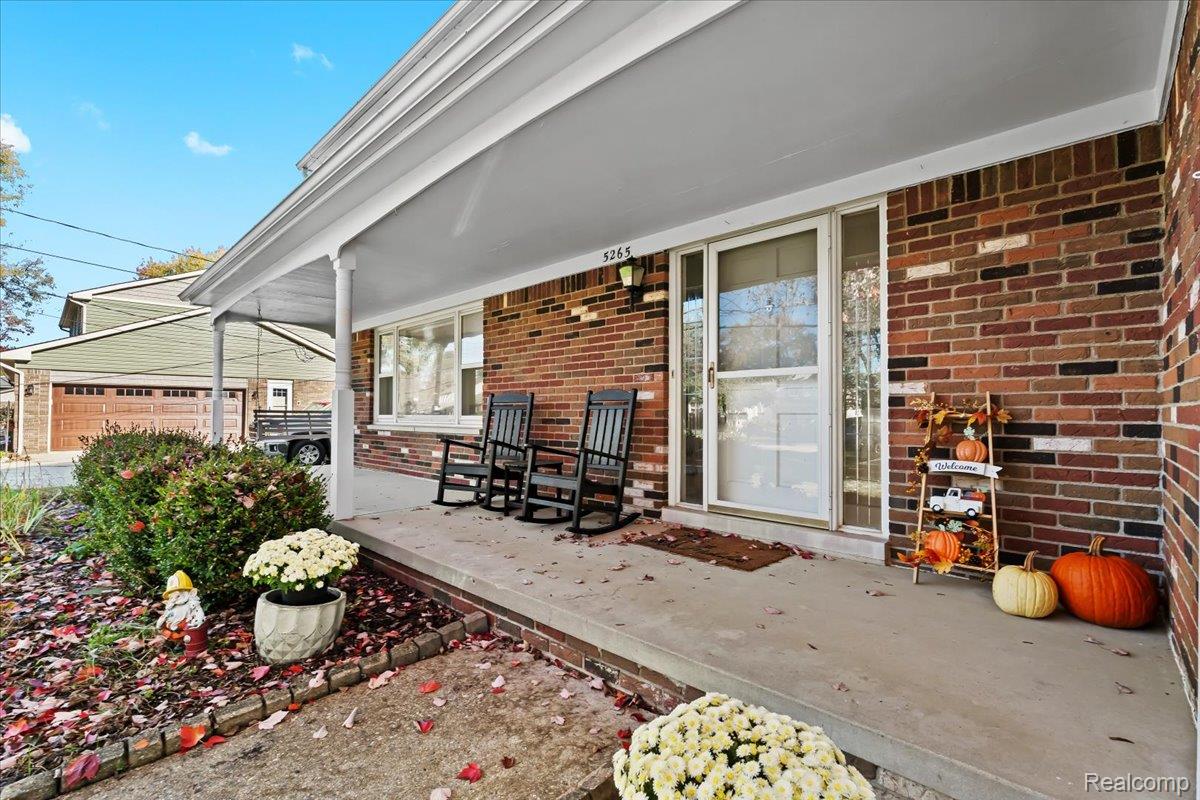 5265 Greenfield Road