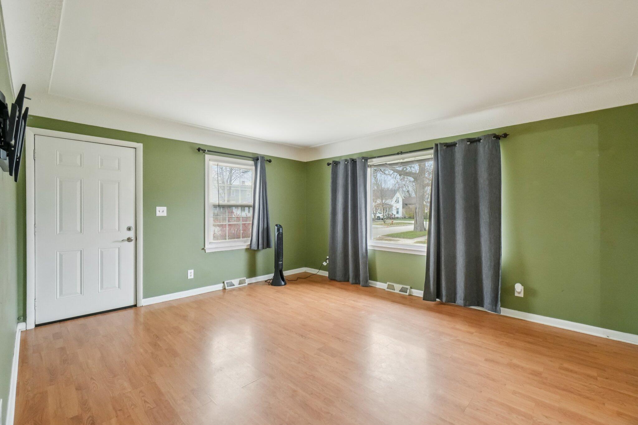 424 W 4th Street