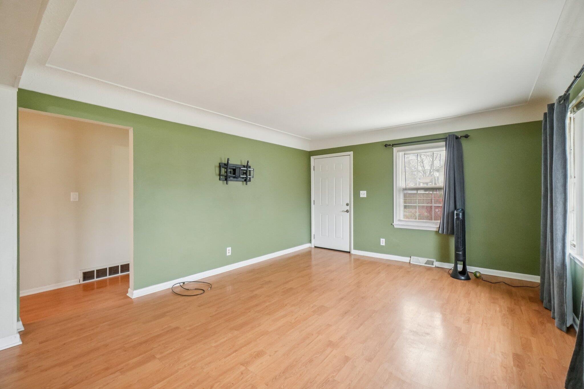 424 W 4th Street