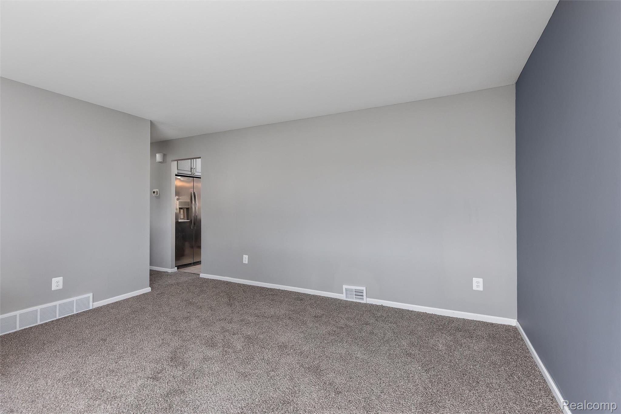16061 Common Road