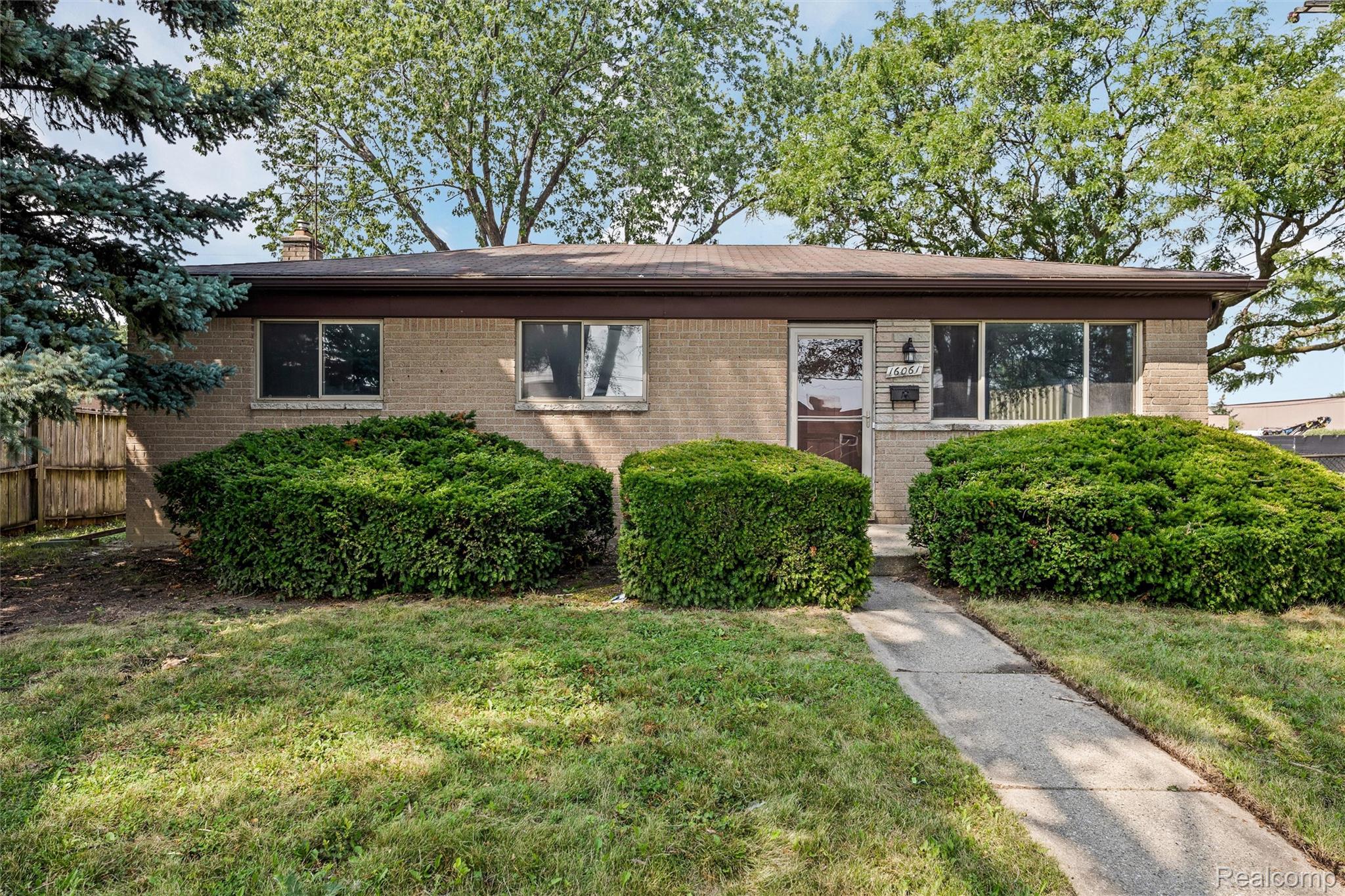 16061 Common Road