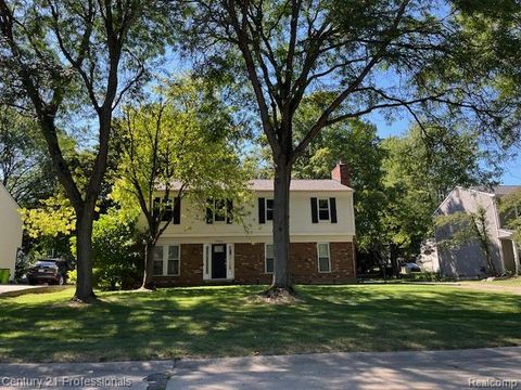 5720 Beauchamp West Bloomfield Charter Township MI 48322