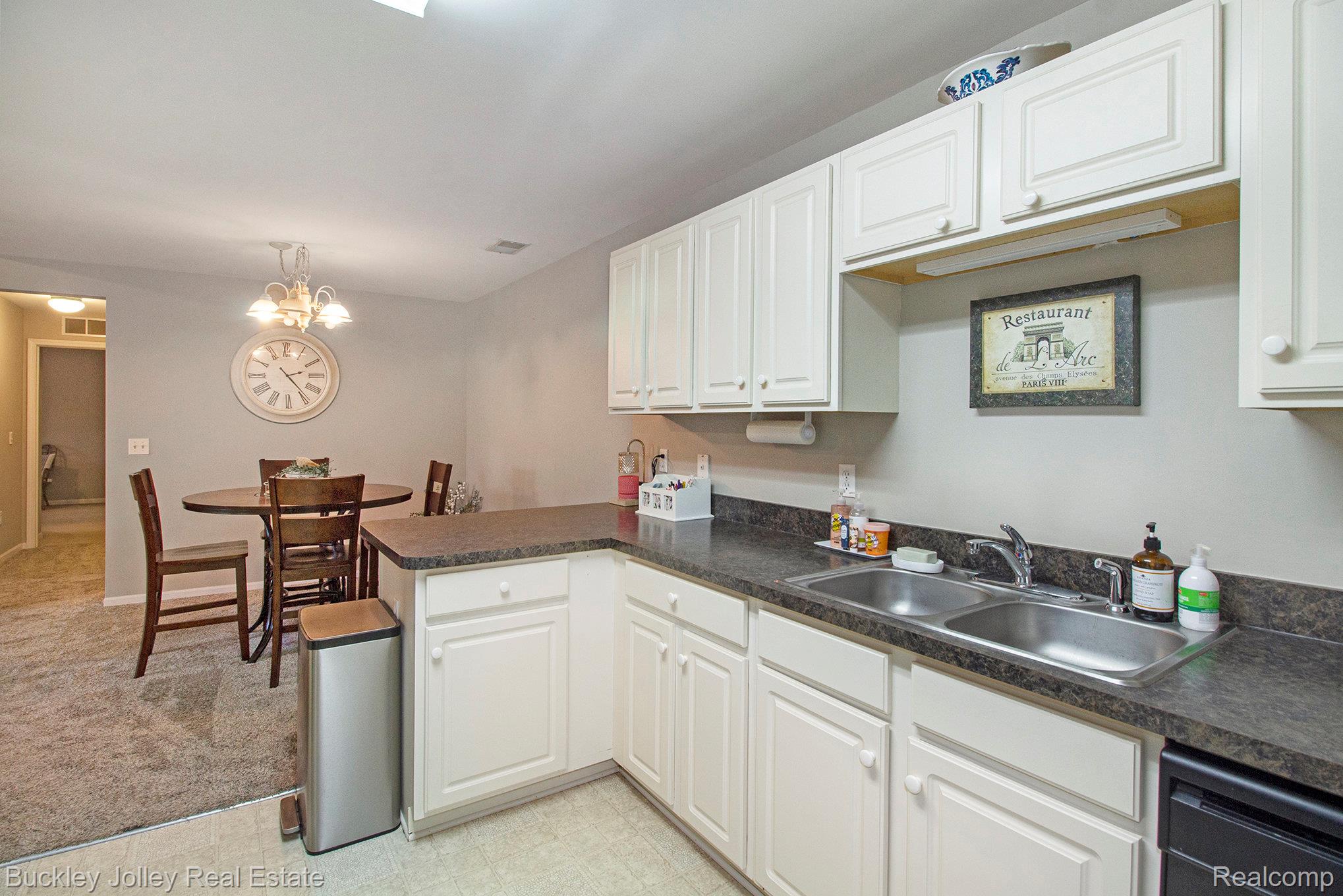1018 Shiawassee Circle