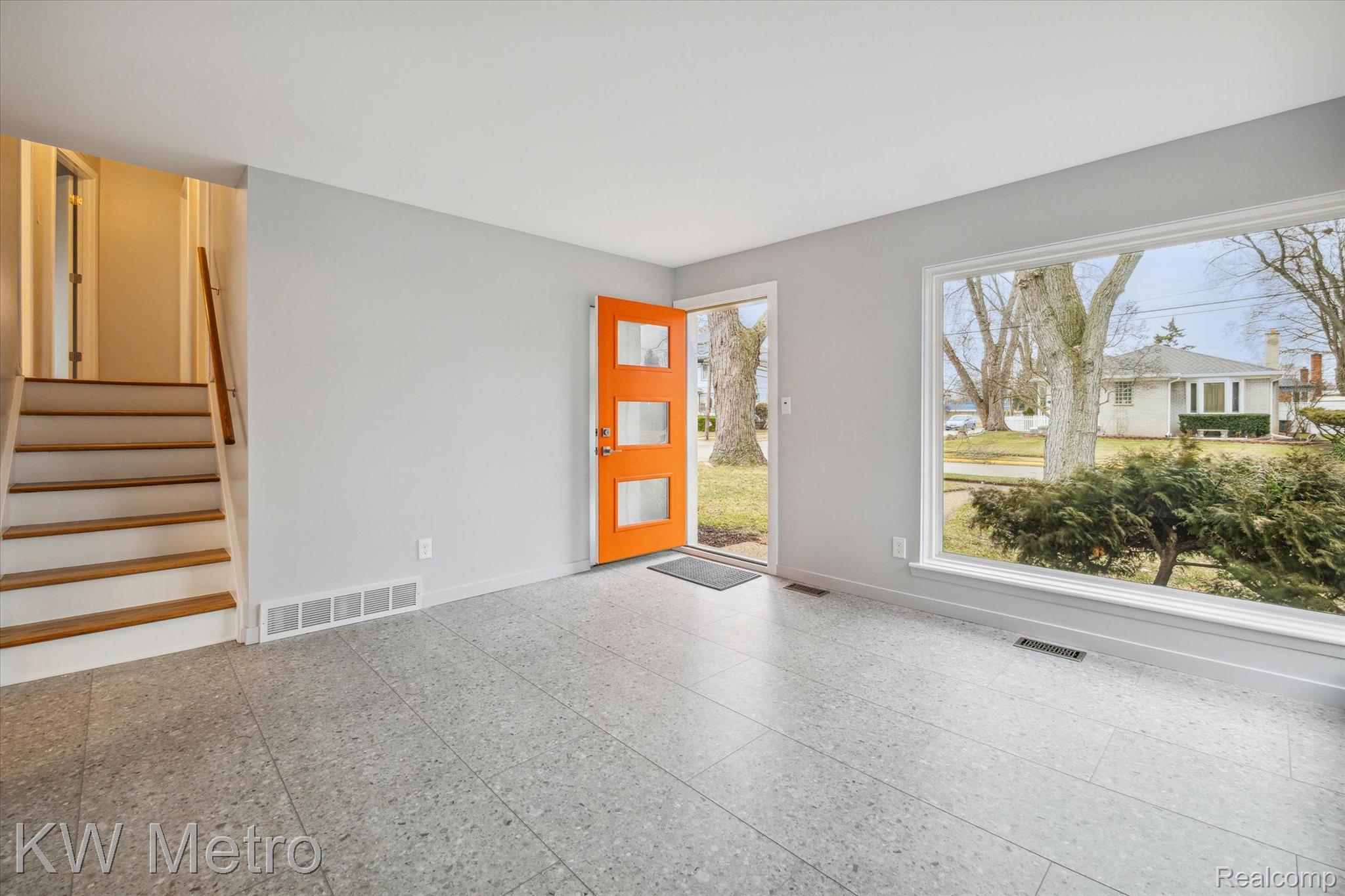 202 BROADACRE Avenue