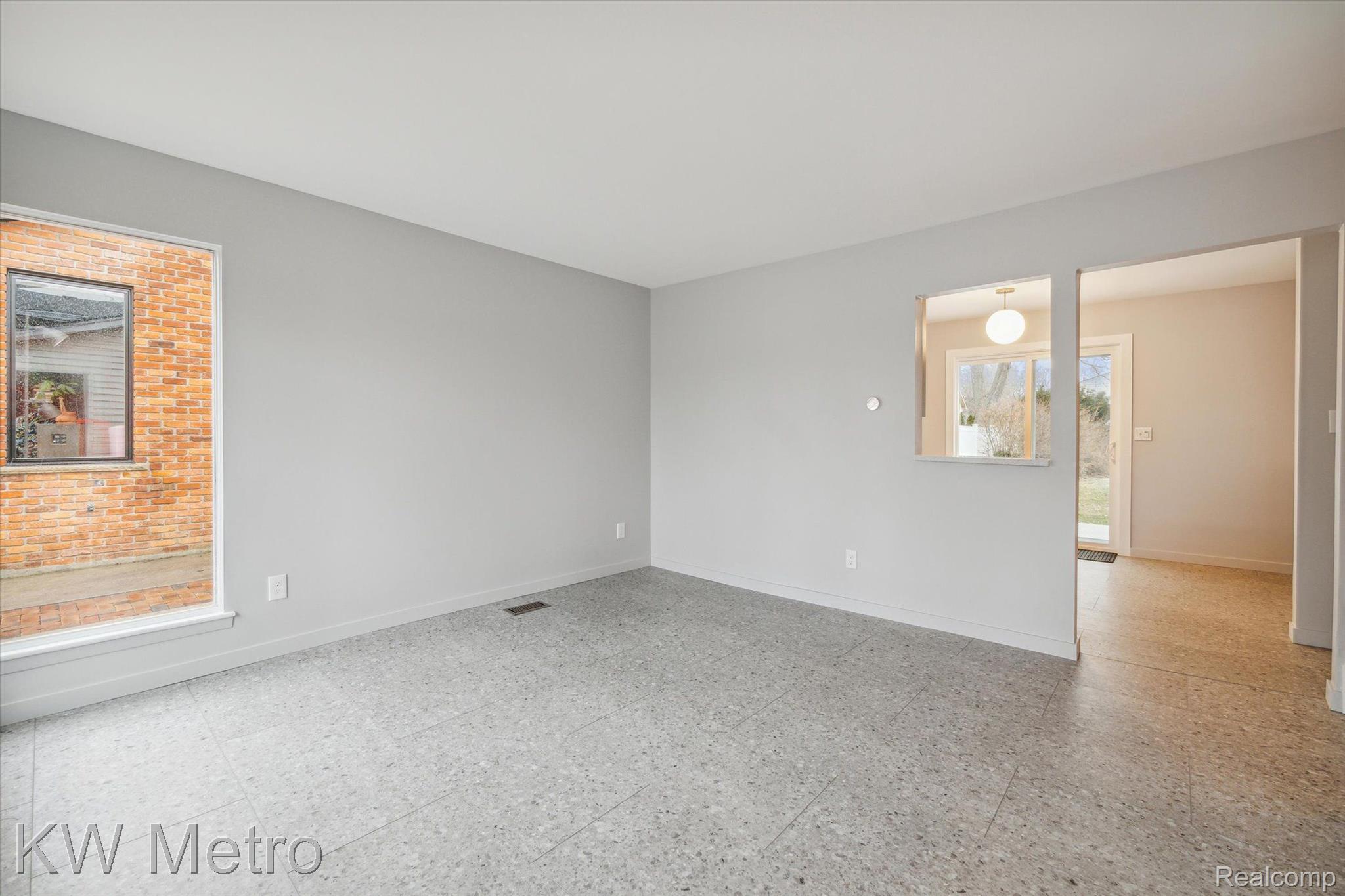 202 BROADACRE Avenue