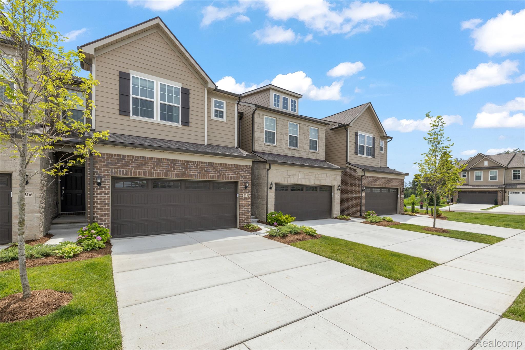 208 Addison Circle