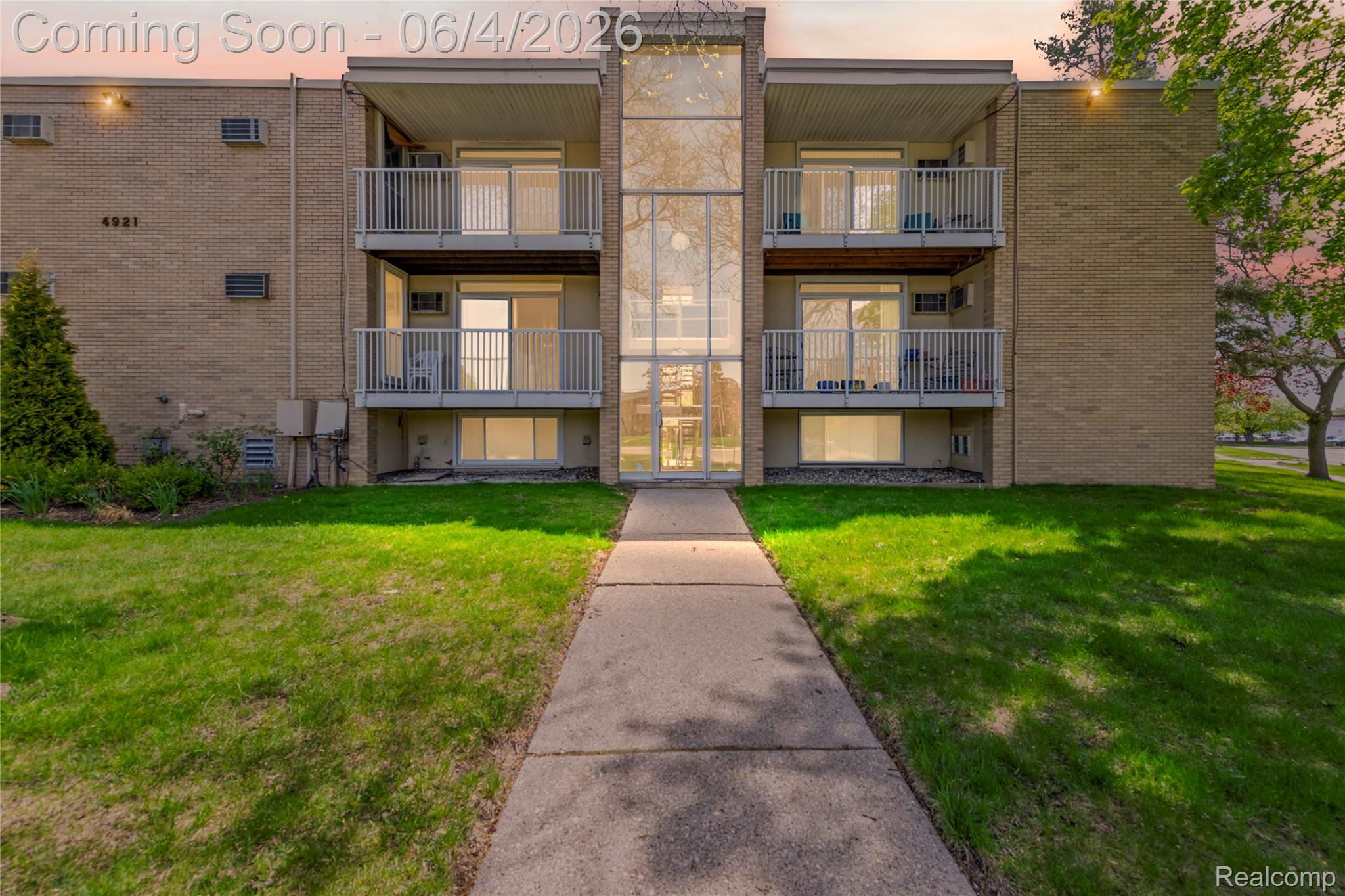 4921 Crooks Road N10