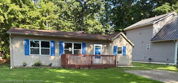 270 INDIAN TRL, COLUMBIAVILLE, MI 48421 - Image caf71d570813d2974caf259e28efdbef/4150830568