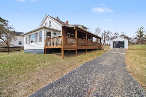 660 W Walton Boulevard Pontiac City MI 48340