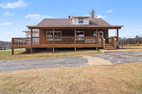 Tiny photo for 660 W Walton Boulevard, Pontiac City, MI 48340 (MLS # 20261015567)