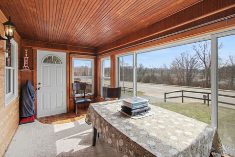 Tiny photo for 660 W Walton Boulevard, Pontiac City, MI 48340 (MLS # 20261015567)