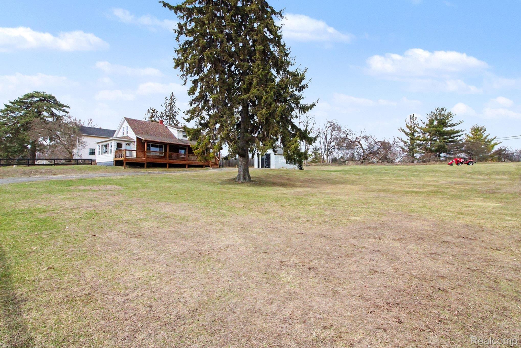 660 W Walton Boulevard