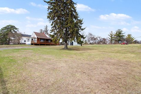 Tiny photo for 660 W Walton Boulevard, Pontiac City, MI 48340 (MLS # 20261015567)