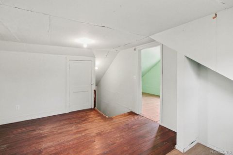 Tiny photo for 660 W Walton Boulevard, Pontiac City, MI 48340 (MLS # 20261015567)