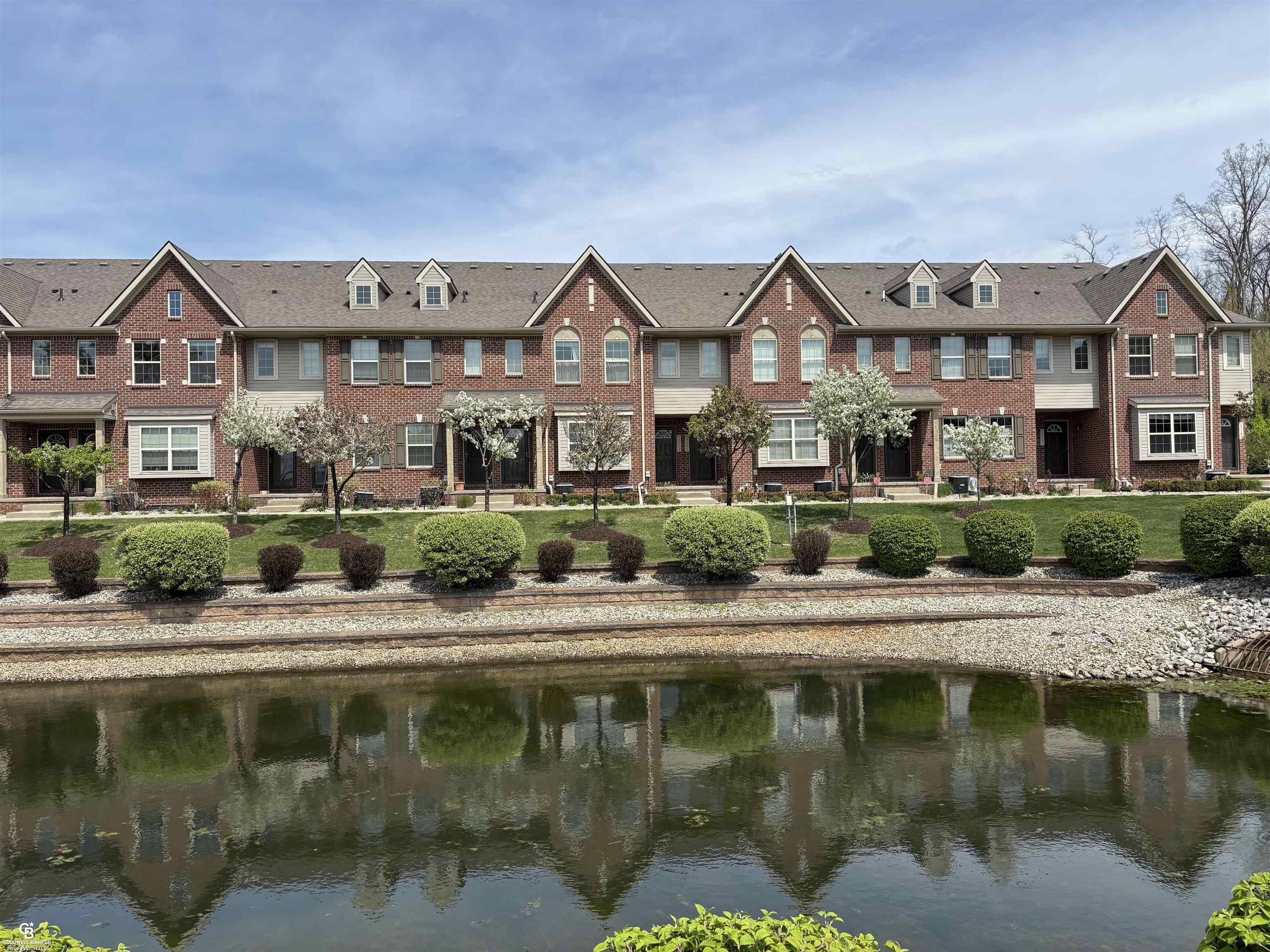 13113 Woodridge Circle