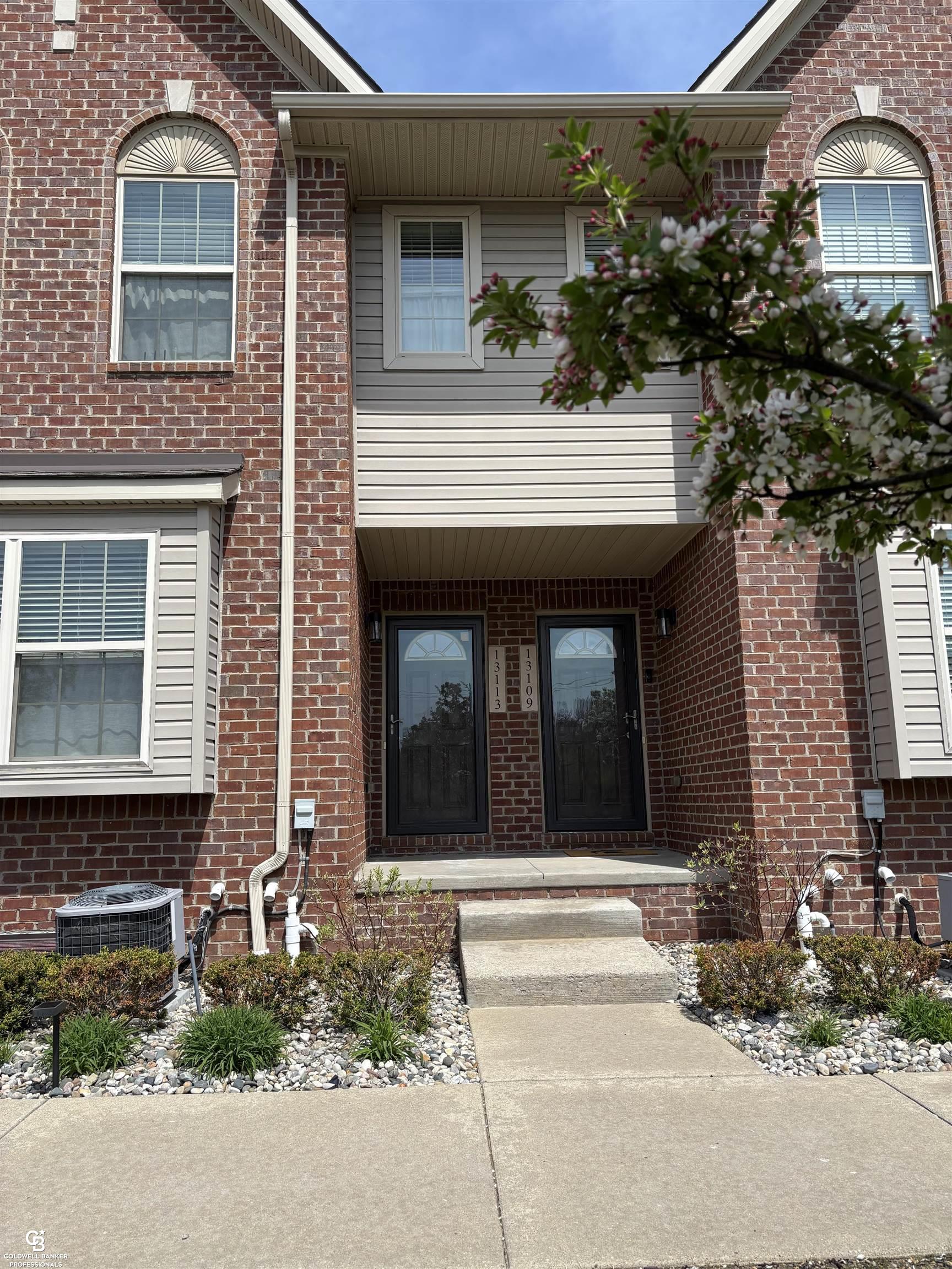 13113 Woodridge Circle