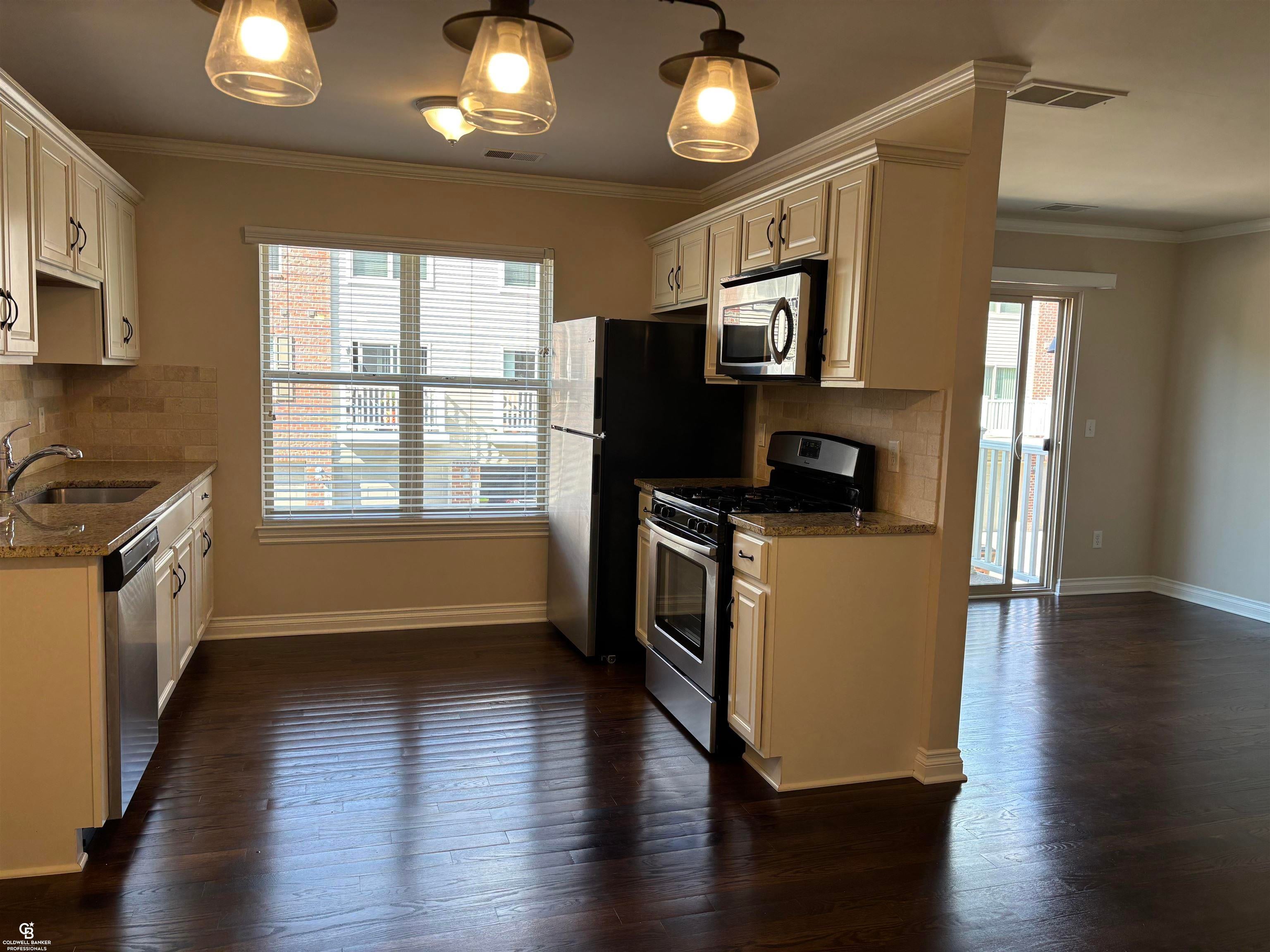 13113 Woodridge Circle